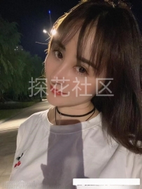 外形有点像杨幂的妹子