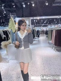 纯情大胸闷骚少女